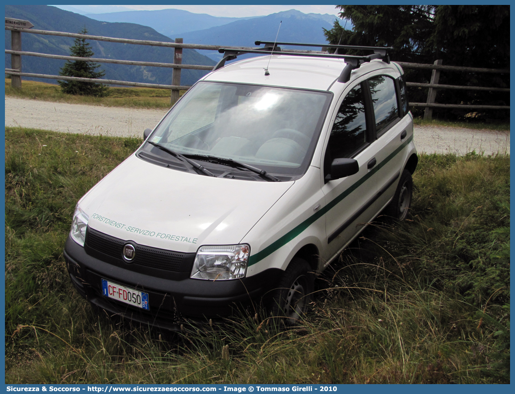 CF FD050
Corpo Forestale
Provincia Autonoma di Bolzano
Fiat Nuova Panda 4x4 I serie
Parole chiave: Corpo;Forestale;Bolzano;CF;FD;Fiat;Panda;4x4