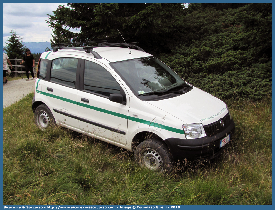 CF FD050
Corpo Forestale
Provincia Autonoma di Bolzano
Fiat Nuova Panda 4x4 I serie
Parole chiave: Corpo;Forestale;Bolzano;CF;FD;Fiat;Panda;4x4