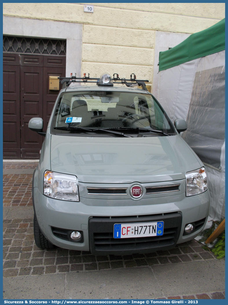 CF H77TN
Corpo Forestale
Provincia Autonoma di Trento
Fiat Nuova Panda 4x4 I serie restyling
Parole chiave: CF;C.F.;TN;Corpo;Forestale;TrentoFiat;Nuova Panda;4x4