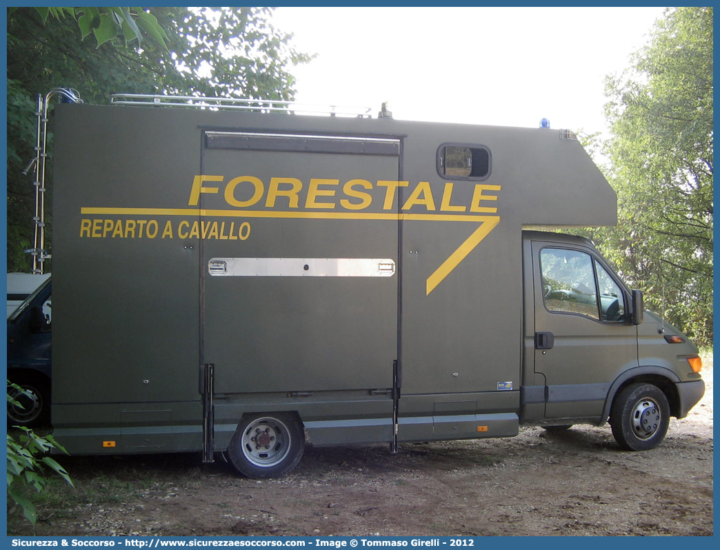 CFS 665AD
Corpo Forestale dello Stato
Reparto a Cavallo
Iveco Daily 50C15 III serie
Parole chiave: Corpo;Forestale;Stato;Corpo Forestale dello Stato;CFS;C.F.S.;Reparto a Cavallo;Cavallo;Ippomontato;Iveco;Daily;50C15