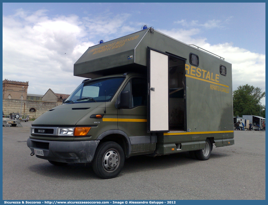 CFS 668AD
Corpo Forestale dello Stato
Reparto a Cavallo
Iveco Daily 50C15 III serie
Parole chiave: Corpo;Forestale;Stato;Corpo Forestale dello Stato;CFS;C.F.S.;Reparto a Cavallo;Cavallo;Ippomontato;Iveco;Daily;50C15