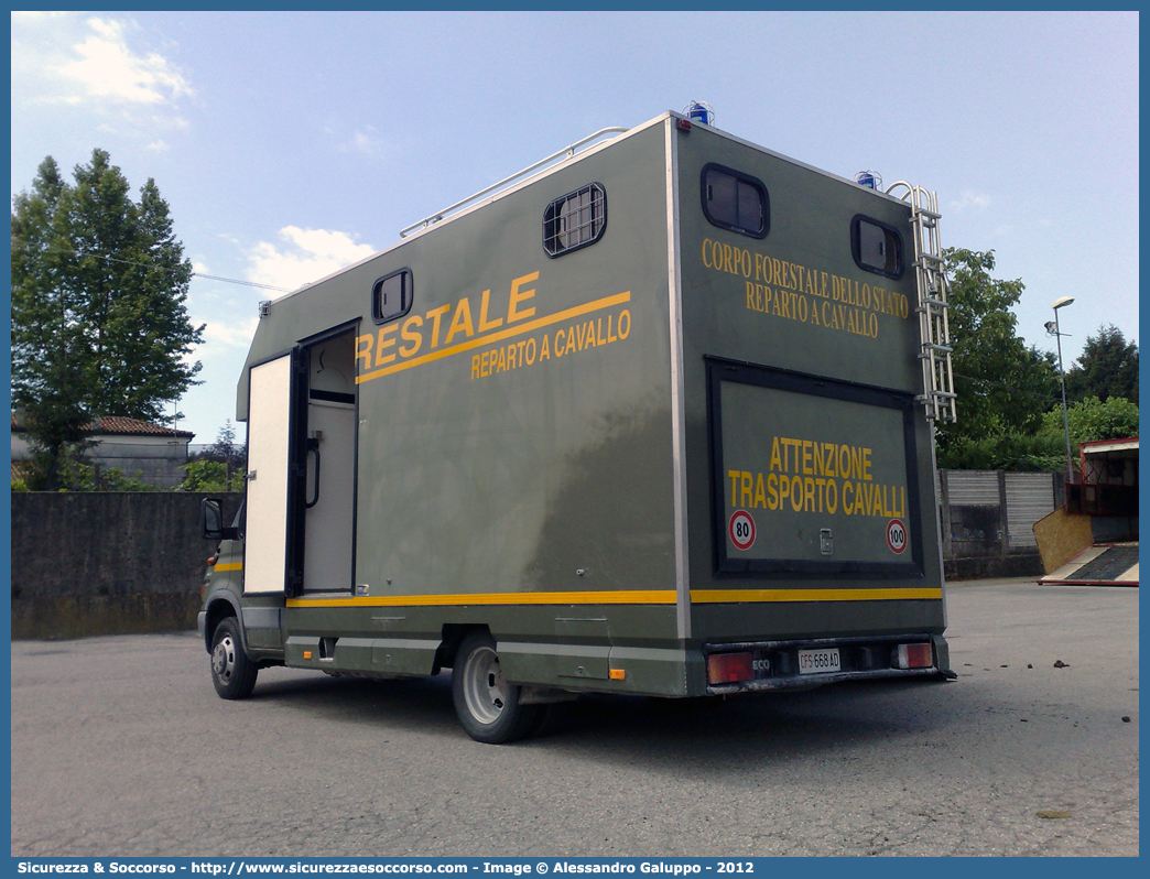 CFS 668AD
Corpo Forestale dello Stato
Reparto a Cavallo
Iveco Daily 50C15 III serie
Parole chiave: Corpo;Forestale;Stato;Corpo Forestale dello Stato;CFS;C.F.S.;Reparto a Cavallo;Cavallo;Ippomontato;Iveco;Daily;50C15