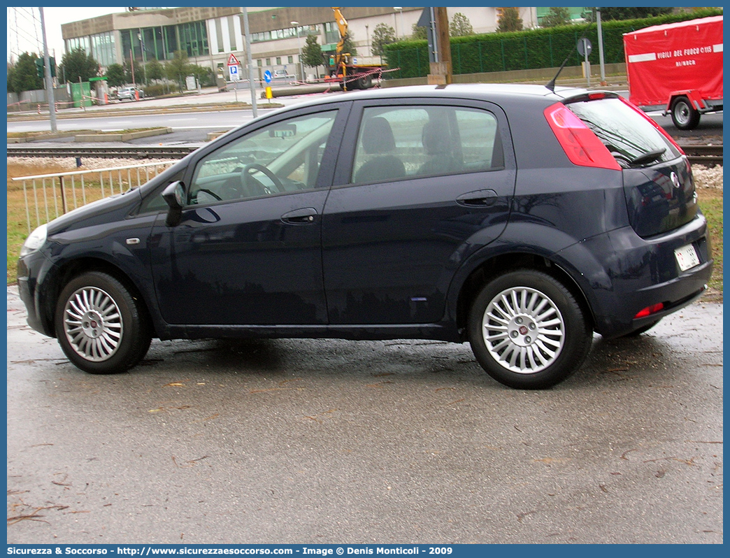 CP 1681
Corpo delle Capitanerie di Porto
Guardia Costiera 
Fiat Grande Punto
Parole chiave: CP;C.P.;GC;G.C.;Guardia;Costiera;Guardia Costiera;Capitaneria di Porto;Fiat;Grande;Punto