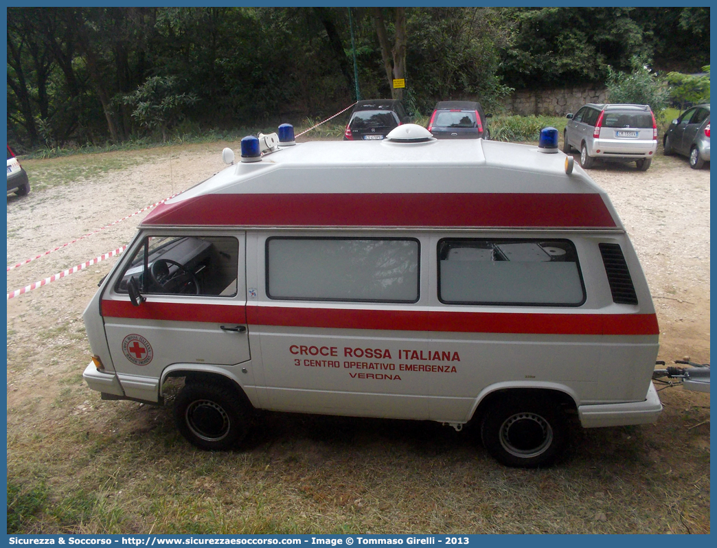 CRI 12459
Croce Rossa Italiana
Verona
Volkswagen Transporter T3
Parole chiave: Croce;Rossa;Italiana;CRI;C.R.I.;Ambulanza;Volkswagen;Transporter;T3;Verona;12459