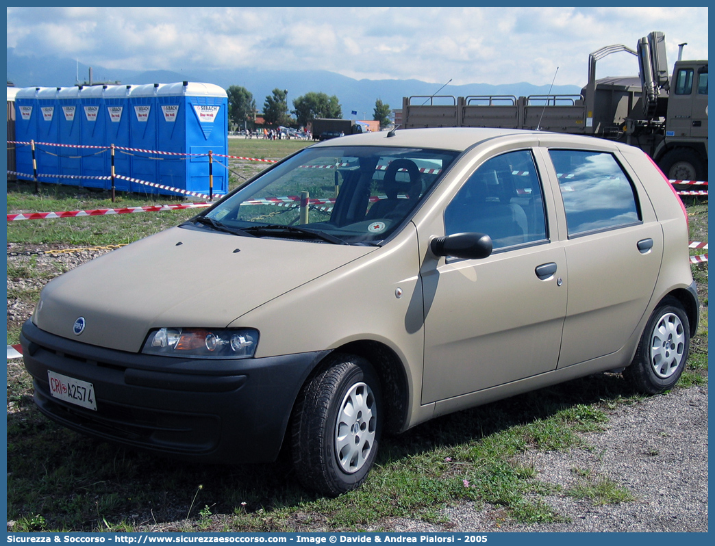 CRI A2574
Croce Rossa Italiana
Corpo Militare
Fiat Punto II serie
Parole chiave: CRIM;C.R.I.M.;Croce;Rossa;Italiana;Corpo;Militare;Fiat;Punto