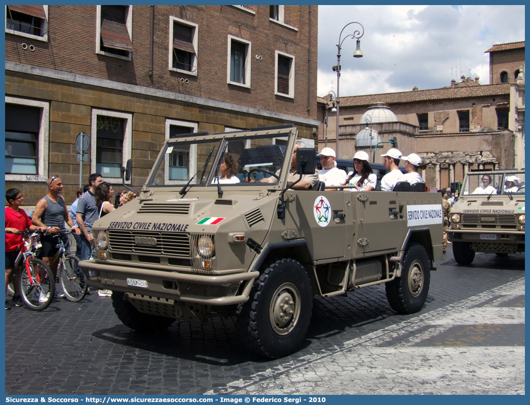 CRI A3067
Croce Rossa Italiana
Corpo Militare
Iveco VM90 Torpedo
Parole chiave: CRIM;C.R.I.M.;Croce;Rossa;Italiana;Corpo;Militare;Iveco;VM90;VM90T;Torpedo