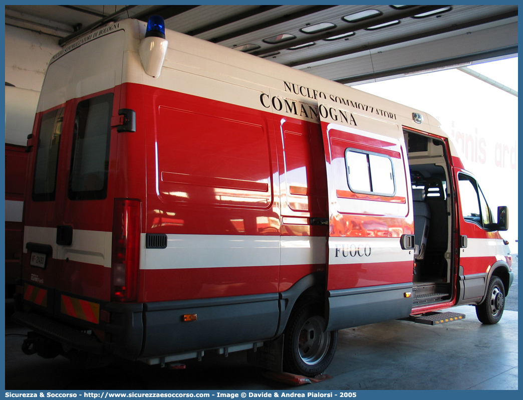 VF 21493
Corpo Nazionale Vigili del Fuoco
Nucleo Soccorso Subacqueo e Acquatico
Iveco Daily 60C15 III serie
Allestitore EDM S.r.l.
Parole chiave: Corpo;Nazionale;Vigili del Fuoco;Vigili;Fuoco;Iveco;Daily;60C15;NSSA;N.S.S.A.;Soccorso;Subacqueo;Acquatico;Sommozzatori;Subacquei;EDM;E.D.M.