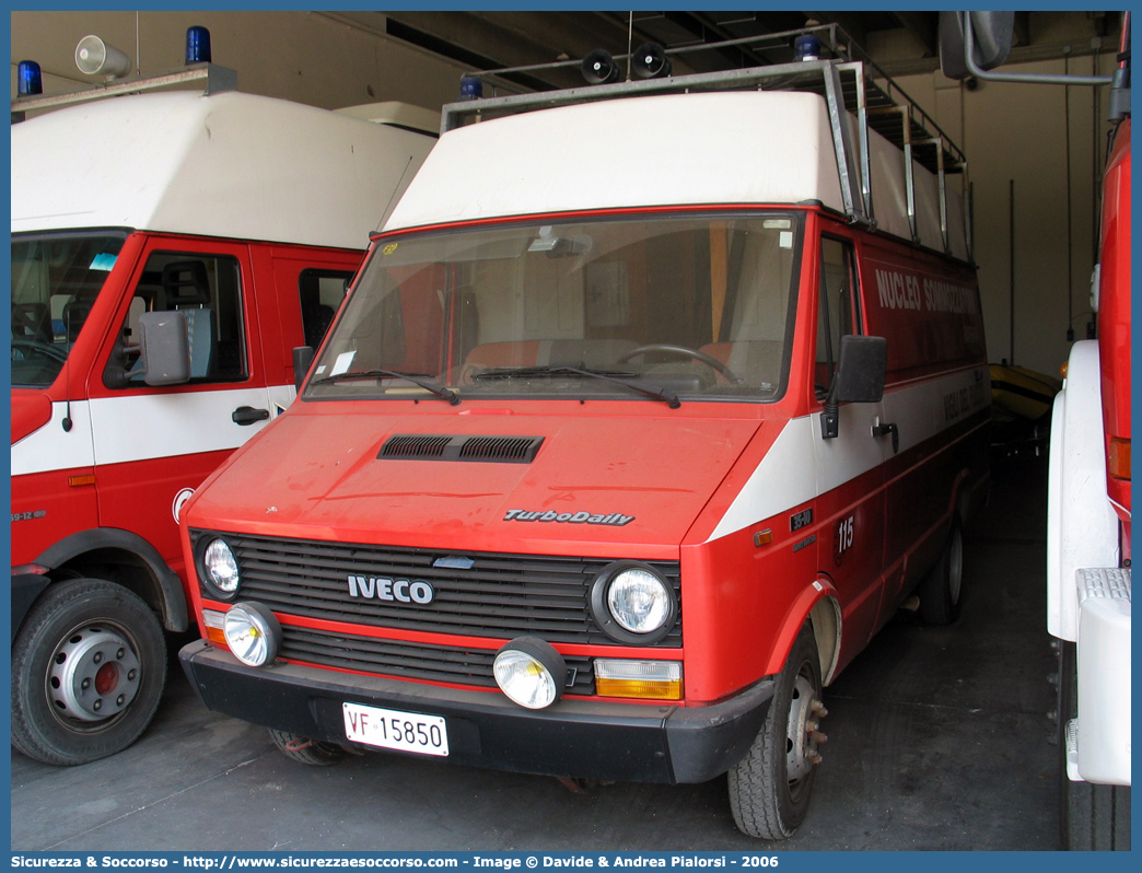 VF 15850
Corpo Nazionale Vigili del Fuoco
Nucleo Soccorso Subacqueo e Acquatico
Iveco Daily 35-10 I serie
Parole chiave: Corpo;Nazionale;Vigili del Fuoco;Vigili;Fuoco;Iveco;Daily;35-10;NSSA;N.S.S.A.;Soccorso;Subacqueo;Acquatico;Sommozzatori;Subacquei