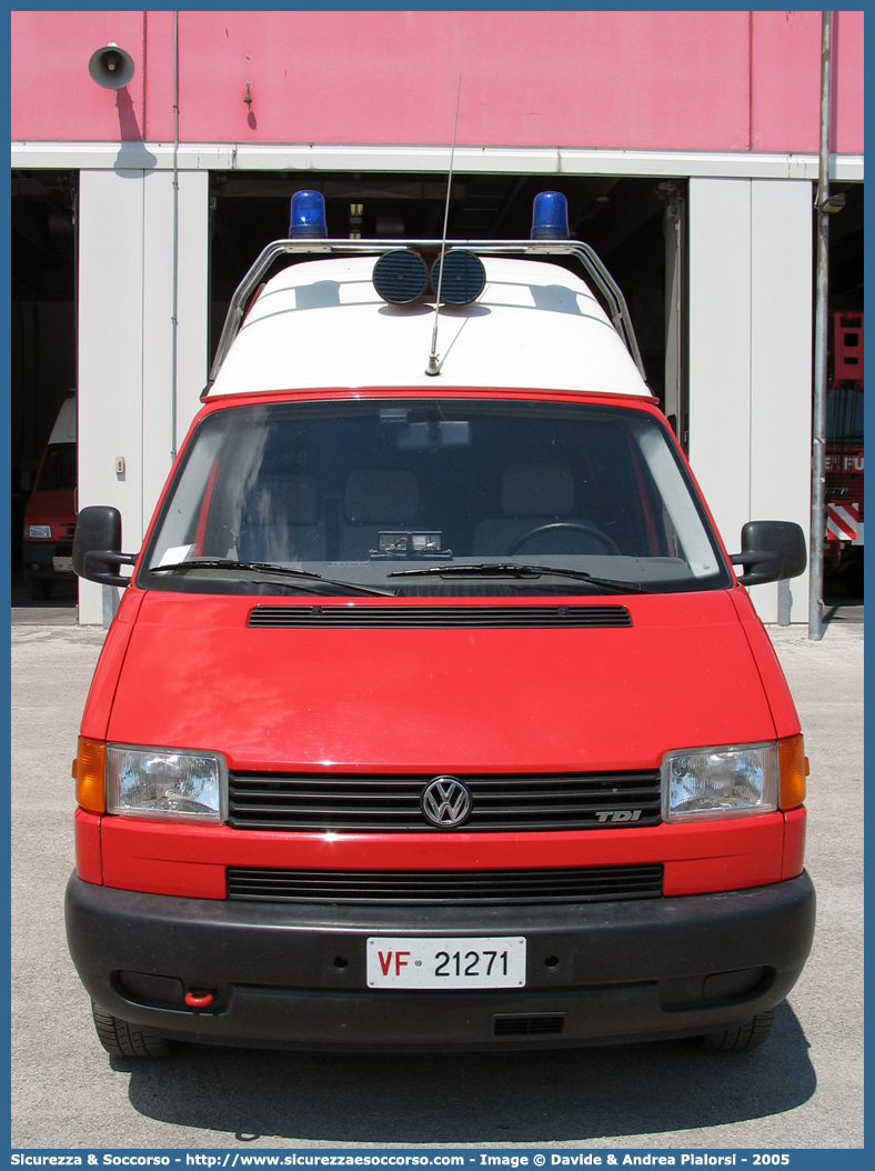 VF 21271
Corpo Nazionale Vigili del Fuoco
Nucleo Soccorso Subacqueo e Acquatico
Volkswagen Transporter T4
Parole chiave: Corpo;Nazionale;Vigili del Fuoco;Vigili;Fuoco;Volkswagen;Transporter;T4;NSSA;N.S.S.A.;Soccorso;Subacqueo;Acquatico;Sommozzatori;Subacquei