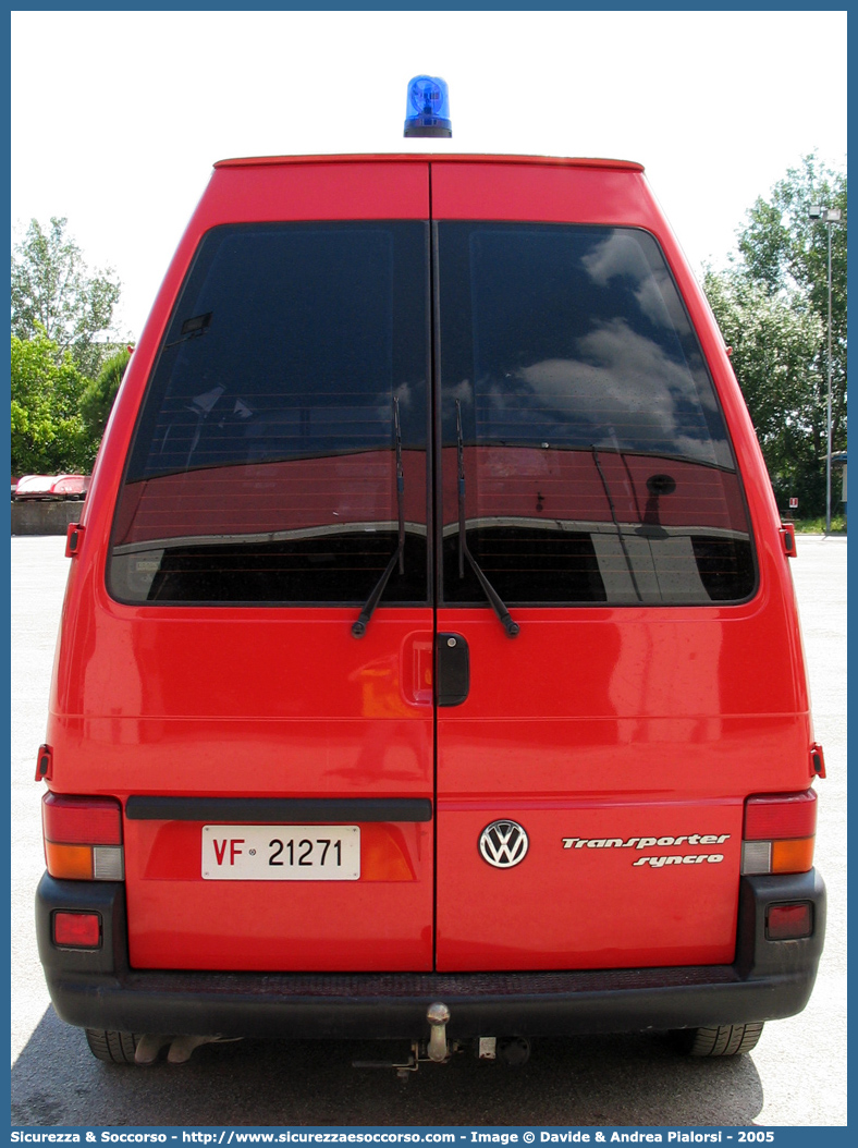 VF 21271
Corpo Nazionale Vigili del Fuoco
Nucleo Soccorso Subacqueo e Acquatico
Volkswagen Transporter T4
Parole chiave: Corpo;Nazionale;Vigili del Fuoco;Vigili;Fuoco;Volkswagen;Transporter;T4;NSSA;N.S.S.A.;Soccorso;Subacqueo;Acquatico;Sommozzatori;Subacquei