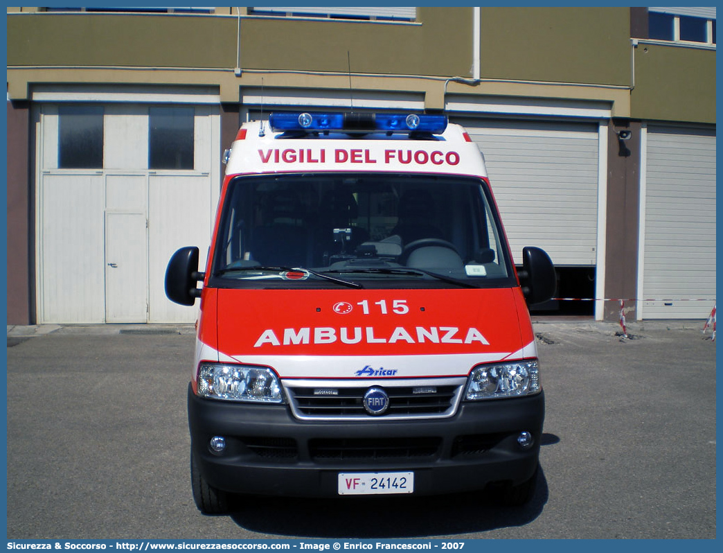 VF 24142
Corpo Nazionale Vigili del Fuoco
Servizio Sanitario
Fiat Ducato II serie restyling
Allestitore Aricar S.p.A.
Parole chiave: VVF;V.V.F.;Corpo;Nazionale;Vigili;del;Fuoco;Ambulanza;Servizio;Sanitario;Fiat;Ducato;Aricar