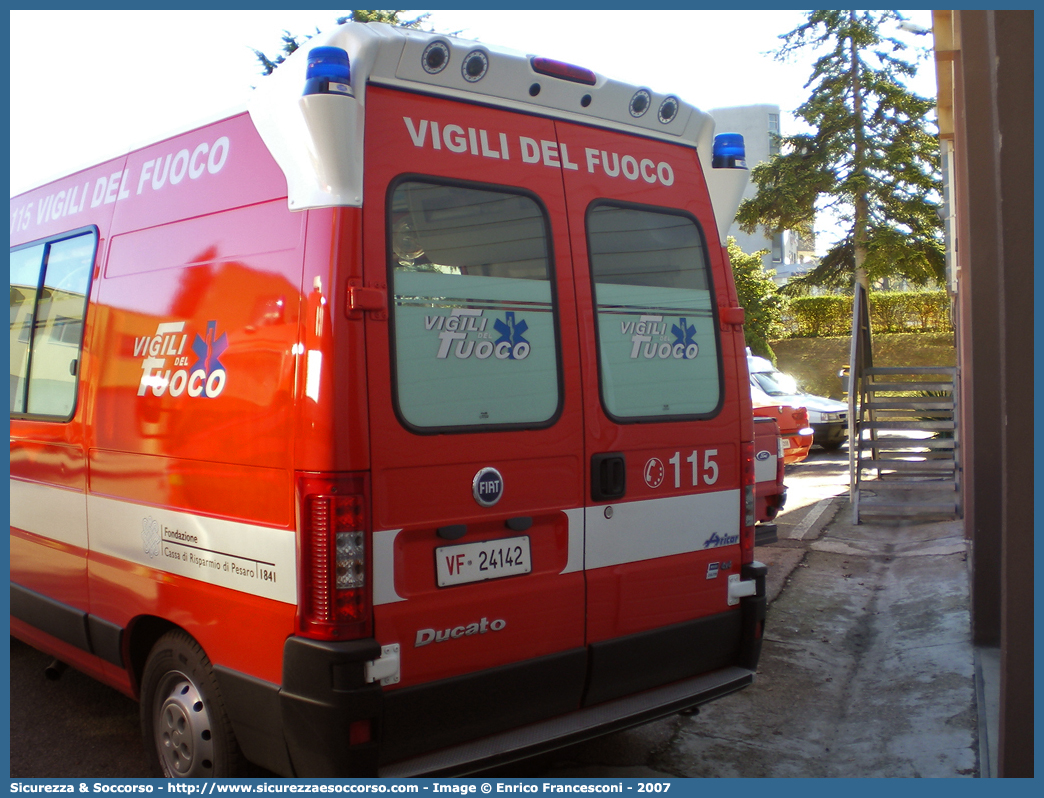 VF 24142
Corpo Nazionale Vigili del Fuoco
Servizio Sanitario
Fiat Ducato II serie restyling
Allestitore Aricar S.p.A.
Parole chiave: VVF;V.V.F.;Corpo;Nazionale;Vigili;del;Fuoco;Ambulanza;Servizio;Sanitario;Fiat;Ducato;Aricar