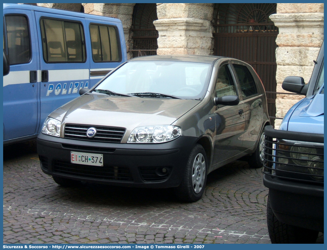 EI CH374
Esercito Italiano
Fiat Punto III serie
Parole chiave: EI;E.I.;Esercito;Italiano;Fiat;Punto