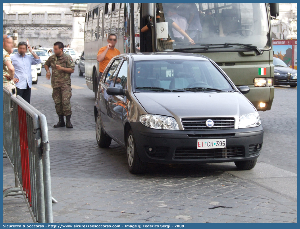 EI CH395
Esercito Italiano
Fiat Punto III serie
Parole chiave: EI;E.I.;Esercito;Italiano;Fiat;Punto