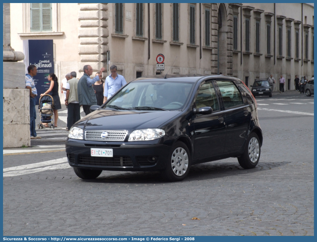 EI CI701
Esercito Italiano
Fiat Punto Classic
Parole chiave: EI;E.I.;Esercito;Italiano;Autovetture;Fiat;Punto Classic;CI701