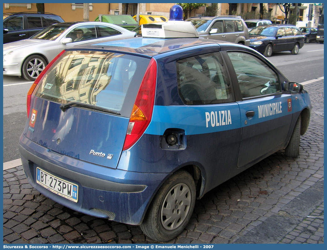 -
Polizia Municipale
Comune di Fabro
Fiat Punto II serie
Parole chiave: Polizia;Locale;Municipale;Fabro;Fiat;Punto