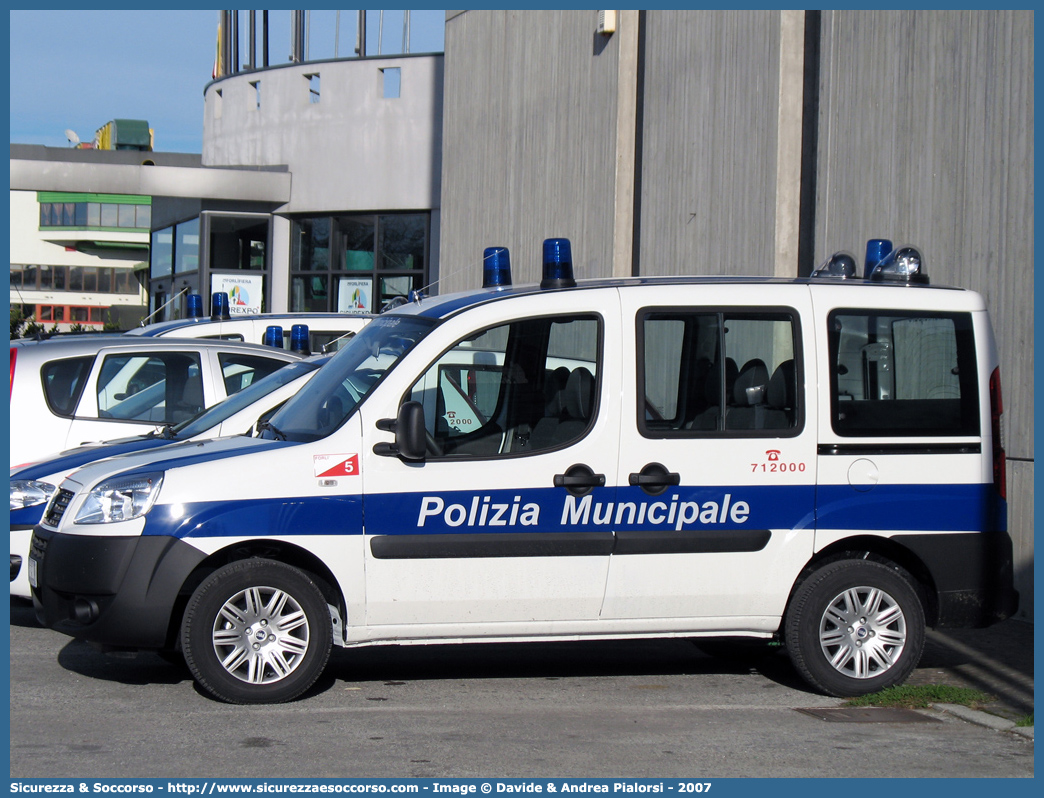 -
Polizia Municipale
Comune di Forlì
Fiat Doblò I serie restyling
Parole chiave: Polizia;Locale;Municipale;Forlì;Fiat;Doblò