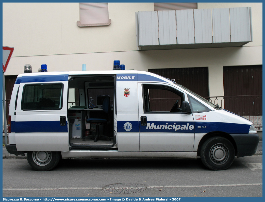 -
Polizia Municipale
Comune di Forlì
Fiat Scudo I serie
Parole chiave: Polizia;Locale;Municipale;Forlì;Fiat;Scudo