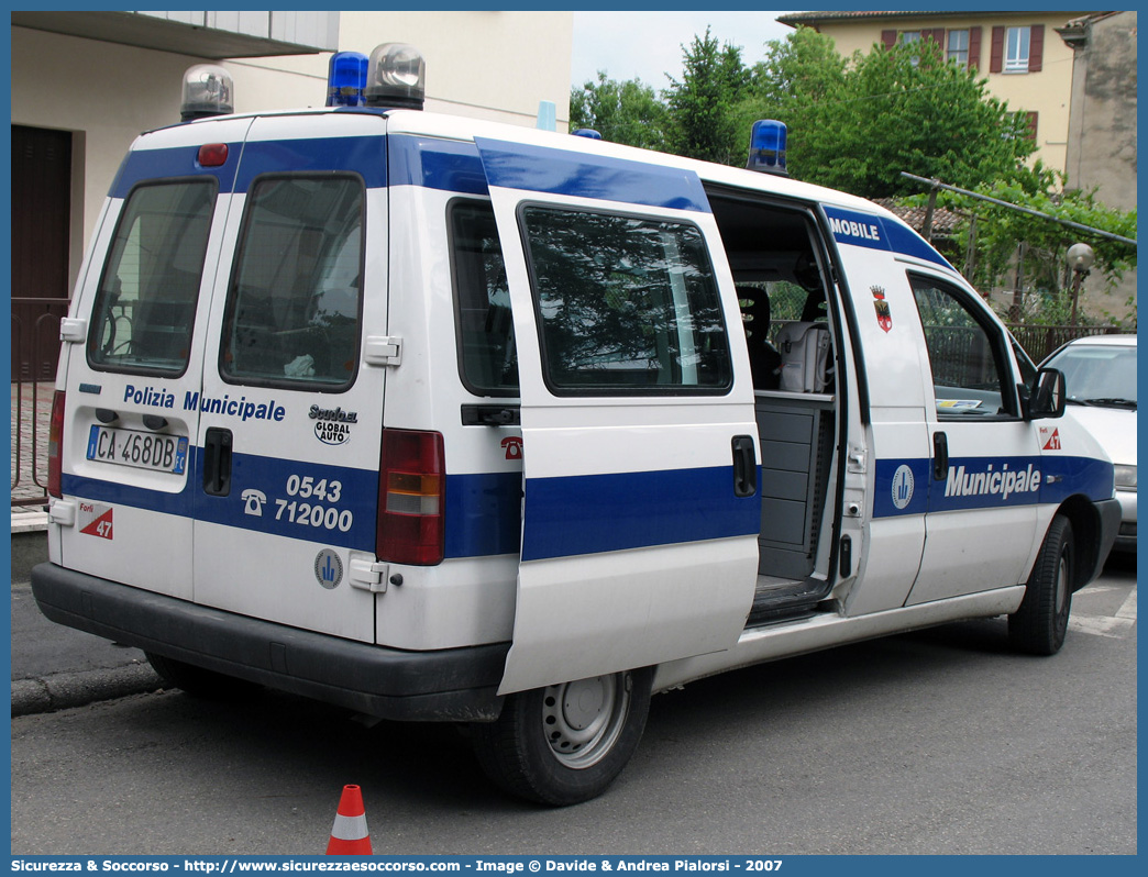 -
Polizia Municipale
Comune di Forlì
Fiat Scudo I serie
Parole chiave: Polizia;Locale;Municipale;Forlì;Fiat;Scudo