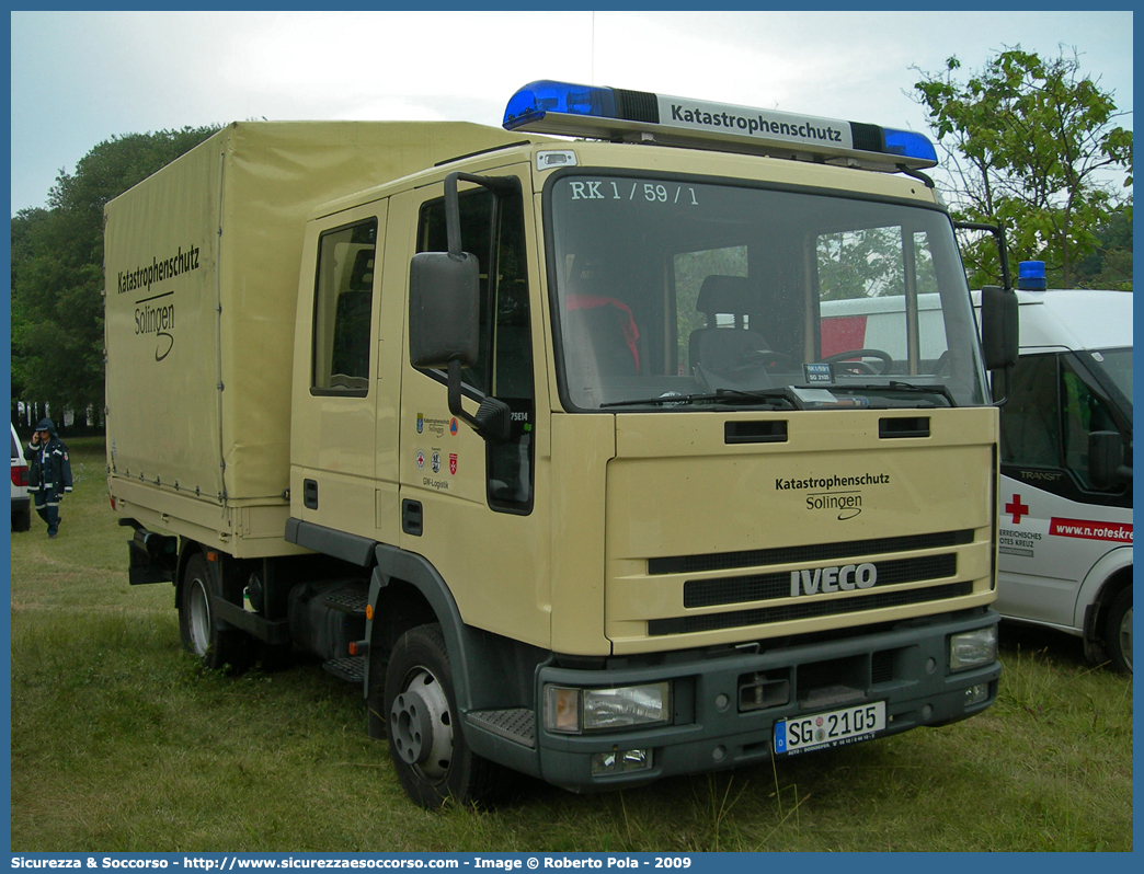 RK 1591
Bundesrepublik Deutschland
Deutsches Rotes Kreuz
Iveco EuroCargo 75E14 I generation
Katastrophenschutz
Parole chiave: Repubblica;Federale;Germania;Bundesrepublik;Deutschland;Deutsches;Rotes;Kreuz;Iveco;EuroCargo;75E14