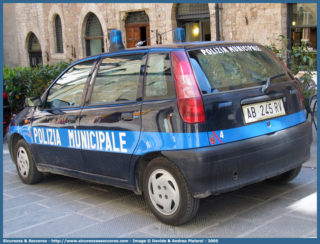 -
Polizia Municipale
Comune di Perugia
Fiat Punto I serie
Parole chiave: Polizia;Locale;Municipale;Perugia;Fiat;Punto