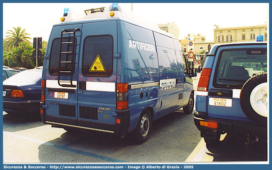 Polizia D2797
Polizia di Stato
Artificieri Antisabotaggio
Fiat Ducato II serie
Parole chiave: D2797;PS;P.S.;Polizia;Stato;Polizia di Stato;Artificieri;Antisabotaggio;Fiat;Ducato