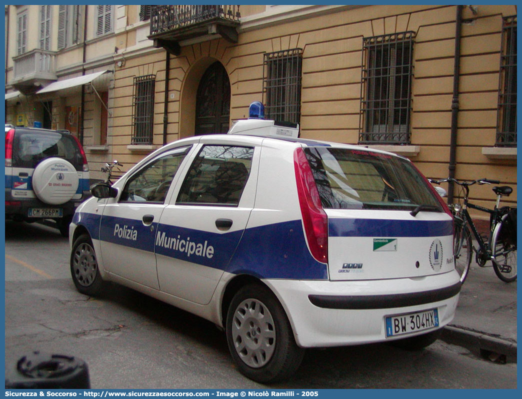 Polizia Locale YA048AB
Polizia Municipale
Comune di Gambettola
Fiat Punto II serie
Parole chiave: Polizia;Locale;Municipale;Gambettola;Fiat;Punto