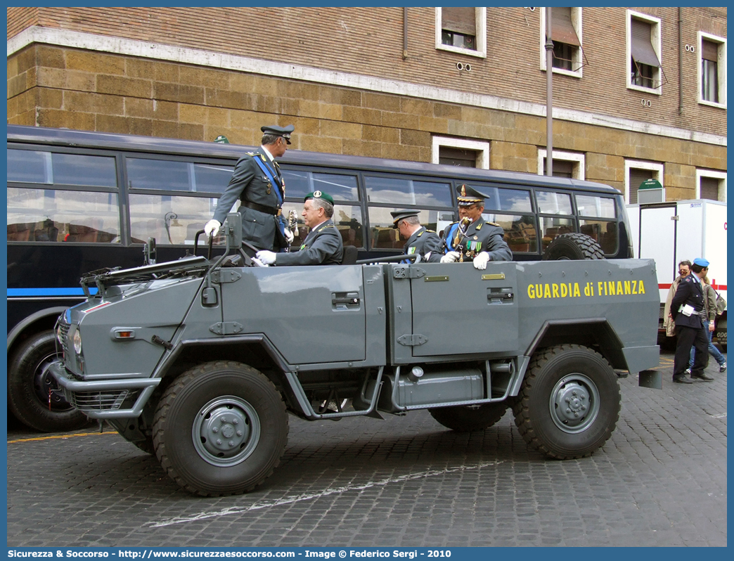 GdiF 138AY
Guardia di Finanza
Iveco 40-10WM "VM90"
Parole chiave: GdiF;G.D.F.;GDF;Guardia di Finanza;Iveco;40-10WM 