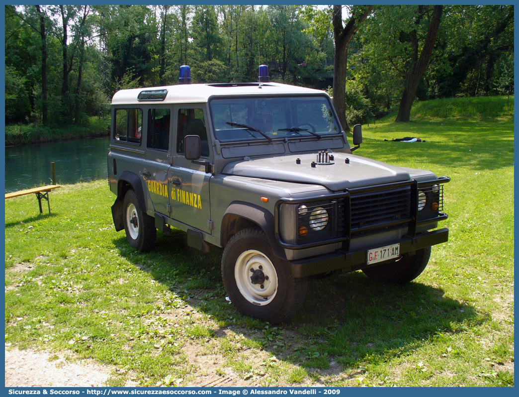 GdiF 171AM
Guardia di Finanza
Land Rover Defender 110

Parole chiave: GdiF;G.D.F.;GDF;Guardia di Finanza;Land Rover;Defender 110;171AM