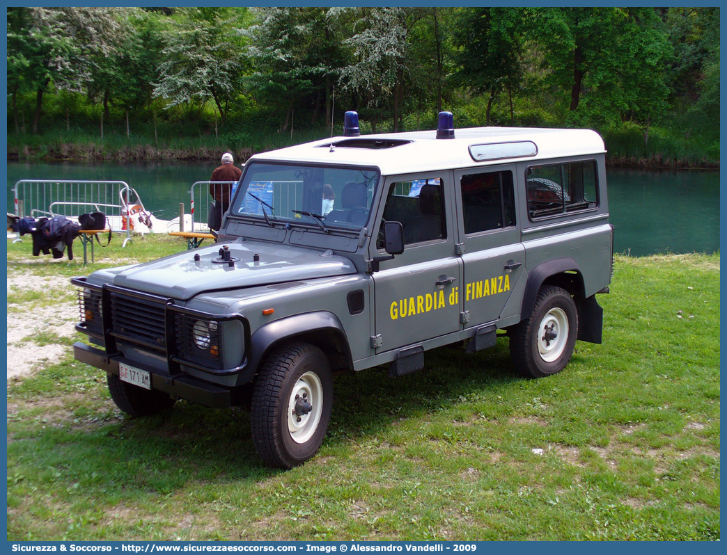 GdiF 171AM
Guardia di Finanza
Land Rover Defender 110

Parole chiave: GdiF;G.D.F.;GDF;Guardia di Finanza;Land Rover;Defender 110;171AM