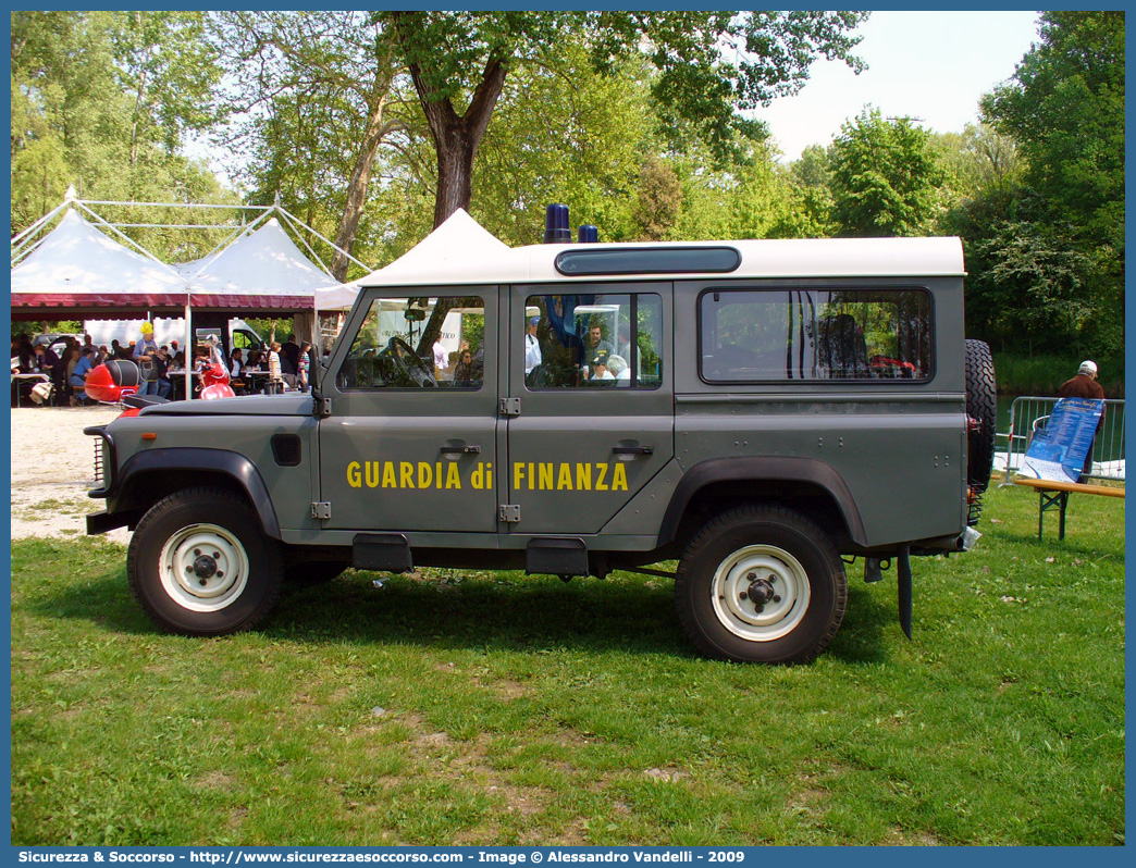 GdiF 171AM
Guardia di Finanza
Land Rover Defender 110

Parole chiave: GdiF;G.D.F.;GDF;Guardia di Finanza;Land Rover;Defender 110;171AM