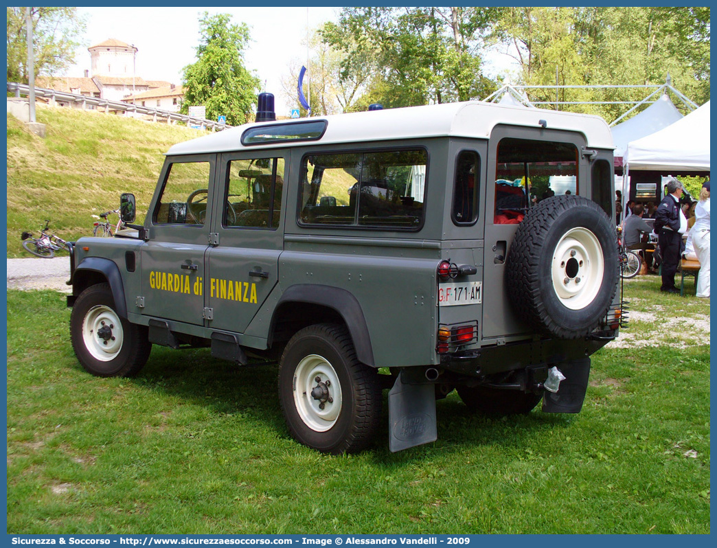 GdiF 171AM
Guardia di Finanza
Land Rover Defender 110

Parole chiave: GdiF;G.D.F.;GDF;Guardia di Finanza;Land Rover;Defender 110;171AM