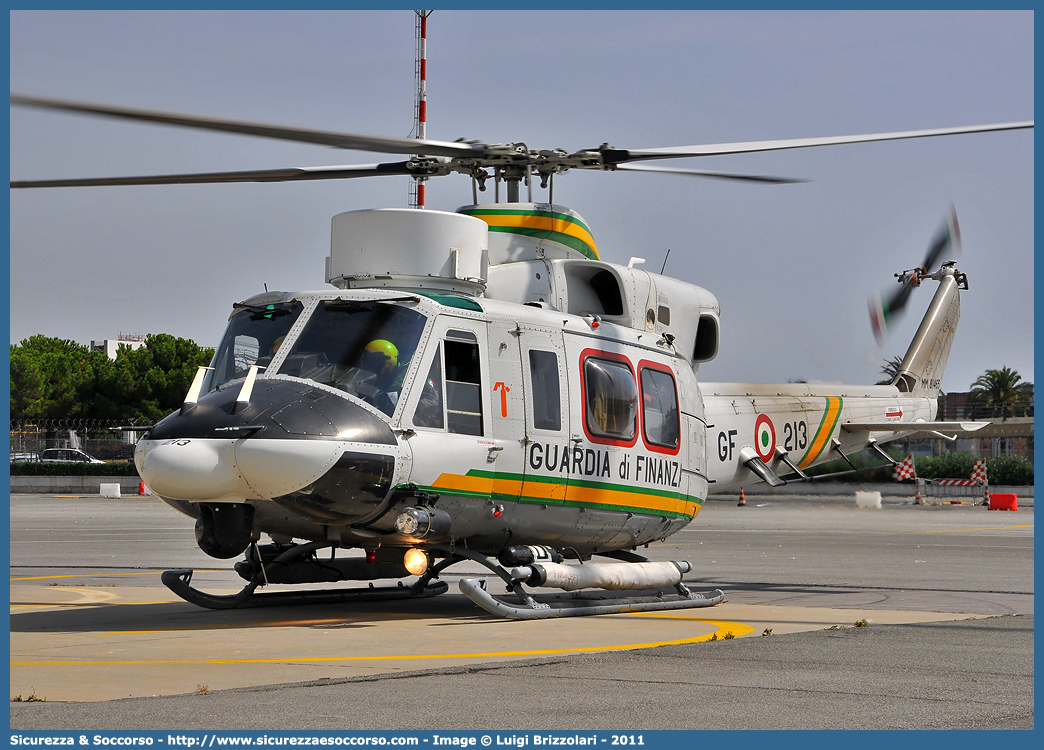 MM81465 / GF 213
Guardia di Finanza
R.O.A.N. Componente Aerea
Agusta Bell AB412 HP
Parole chiave: GdiF;G.D.F.;GDF;Guardia di Finanza;R.O.A.N.;ROAN;Componente Aerea;Agusta Bell;AB412 HP;213