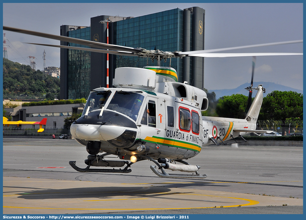 MM81465 / GF 213
Guardia di Finanza
R.O.A.N. Componente Aerea
Agusta Bell AB412 HP
Parole chiave: GdiF;G.D.F.;GDF;Guardia di Finanza;R.O.A.N.;ROAN;Componente Aerea;Agusta Bell;AB412 HP;213