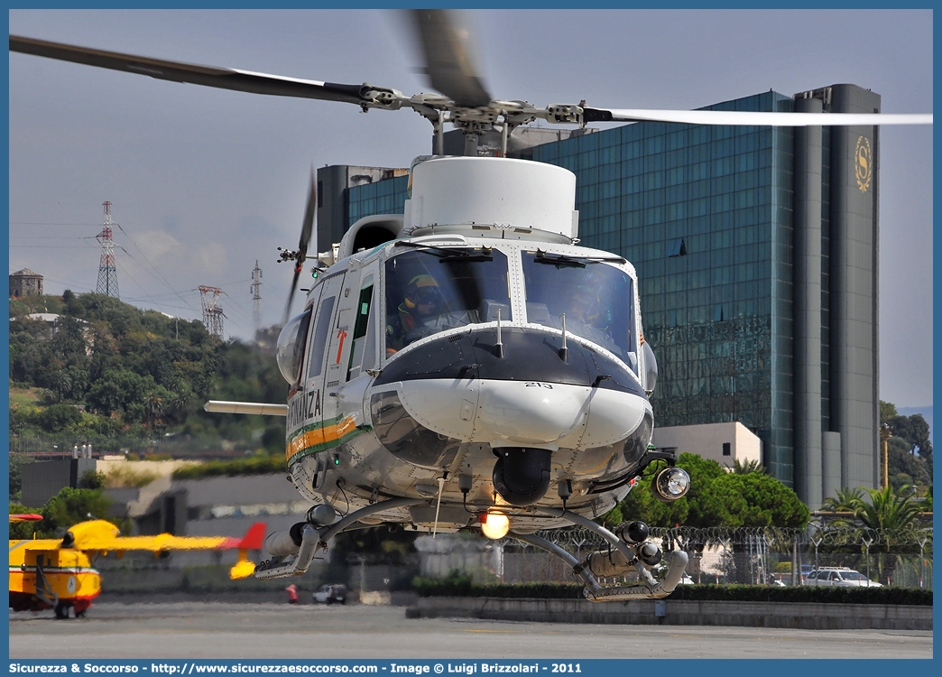 MM81465 / GF 213
Guardia di Finanza
R.O.A.N. Componente Aerea
Agusta Bell AB412 HP
Parole chiave: GdiF;G.D.F.;GDF;Guardia di Finanza;R.O.A.N.;ROAN;Componente Aerea;Agusta Bell;AB412 HP;213