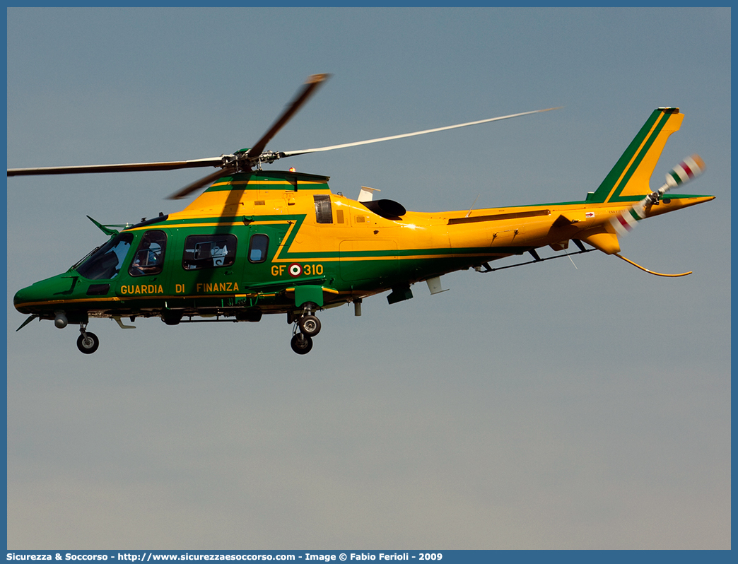 MM81698 / GF 310
Guardia di Finanza
R.O.A.N. Componente Aerea
Agusta Westland AW109N Nexus
Parole chiave: GdiF;G.D.F.;GDF;Guardia di Finanza;R.O.A.N.;ROAN;Componente Aerea;Agusta Westland;AW109N Nexus;310