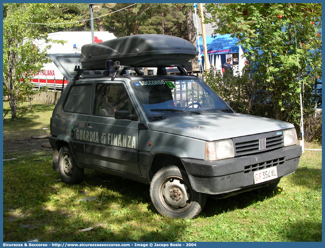 GdiF 354AL
Guardia di Finanza
S.A.G.F.
Fiat Panda 4x4 II serie

Parole chiave: GdiF;G.D.F.;GDF;Guardia di Finanza;S.A.G.F.;SAGF;Soccorso Alpino;Fiat;Panda 4x4 II serie;354AL