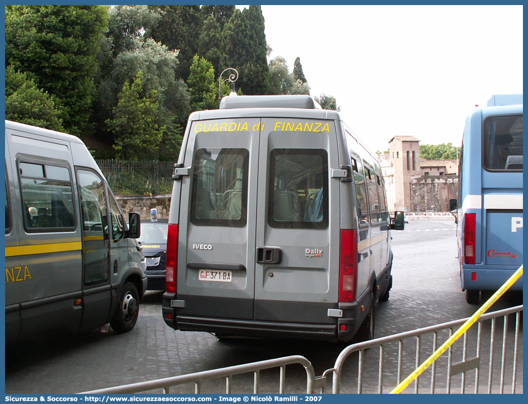 GdiF 371BA
Guardia di Finanza
Iveco Daily 50C15 III serie

Parole chiave: GdiF;G.D.F.;GDF;Guardia di Finanza;Iveco;Daily 50C15 III serie;371BA