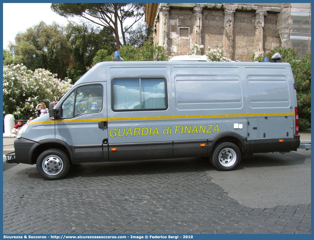 GdiF 412BC
Guardia di Finanza
R.O.A.N. Sommozzatori
Iveco Daily 50C18 IV serie
Allestitore Elevox S.r.l.
Parole chiave: GdiF;G.D.F.;GDF;Guardia di Finanza;R.O.A.N.;ROAN;Sommozzatori;Iveco;Daily;50C18;Elevox;412BC