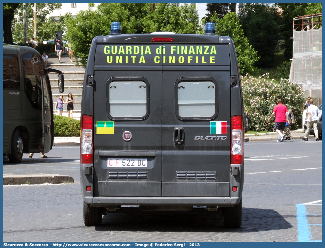 GdiF 522BG
Guardia di Finanza
Unità Cinofile
Fiat Ducato III serie
Allestitore Elevox S.r.l.
Parole chiave: GdiF;G.D.F.;GDF;Guardia di Finanza;Servizio;Cinofilo;Fiat;Ducato;X250;522BG;Elevox