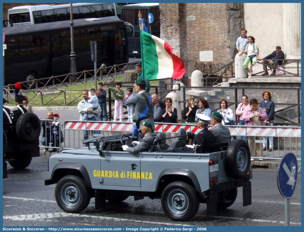 GdiF 575AV
Guardia di Finanza
Land Rover Defender 90
Parole chiave: GdiF;G.D.F.;GDF;Guardia;di;Finanza;Land;Rover;Defender;90;575AV