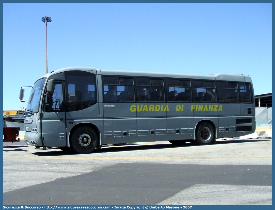 GdiF 586AV
Guardia di Finanza
Irisbus 389 EuroClass

Parole chiave: GdiF;G.D.F.;GDF;Guardia di Finanza;Irisbus;389 EuroClass;586AV