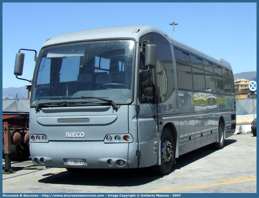 GdiF 586AV
Guardia di Finanza
Irisbus 389 EuroClass

Parole chiave: GdiF;G.D.F.;GDF;Guardia di Finanza;Irisbus;389 EuroClass;586AV