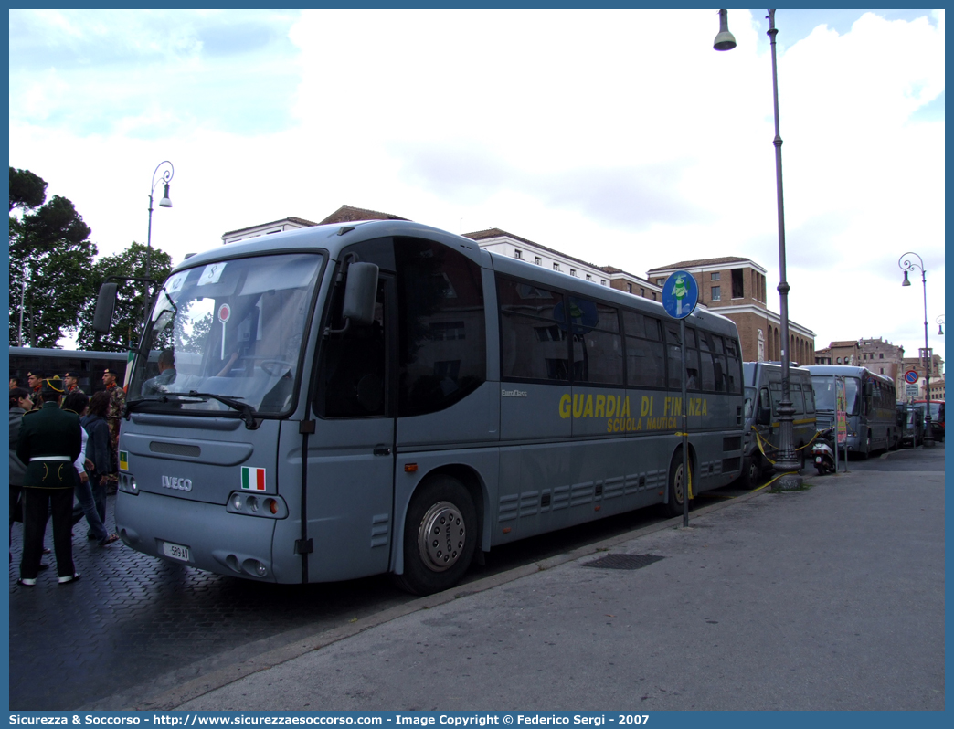 GdiF 589AV
Guardia di Finanza
Irisbus 389 EuroClass
Scuola Nautica
Parole chiave: GdiF;G.D.F.;GDF;Guardia di Finanza;Irisbus;389 EuroClass;589AV