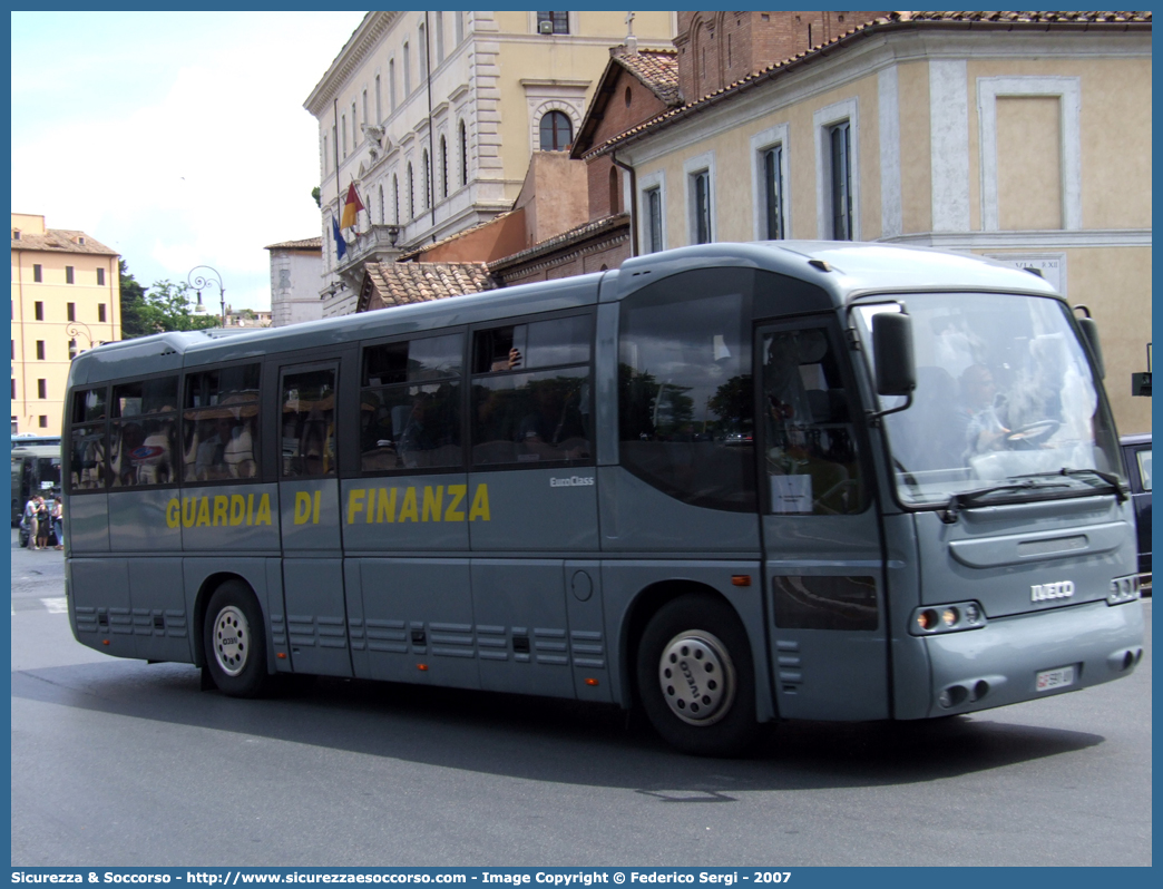 GdiF 590AV
Guardia di Finanza
Irisbus 389 EuroClass

Parole chiave: GdiF;G.D.F.;GDF;Guardia di Finanza;Irisbus;389 EuroClass;590AV