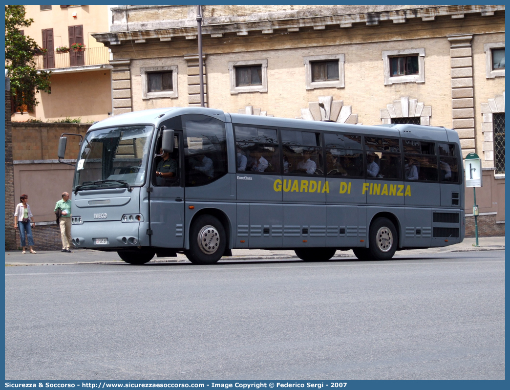 GdiF 593AV
Guardia di Finanza
Irisbus 389 EuroClass

Parole chiave: GdiF;G.D.F.;GDF;Guardia di Finanza;Irisbus;389 EuroClass;593AV