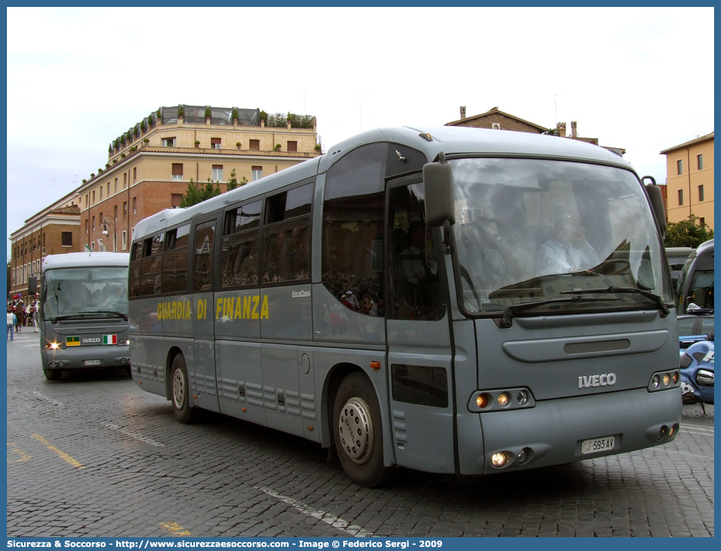 GdiF 593AV
Guardia di Finanza
Irisbus 389 EuroClass

Parole chiave: GdiF;G.D.F.;GDF;Guardia di Finanza;Irisbus;389 EuroClass;593AV