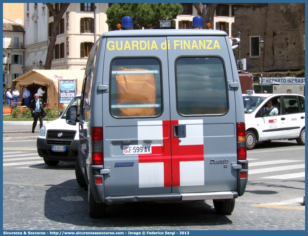 GdiF 599AV
Guardia di Finanza
Servizio Sanitario
Fiat Ducato II serie
Parole chiave: GdiF;G.D.F.;GDF;Guardia;di;Finanza;Ambulanza;Fiat;Ducato;599AV