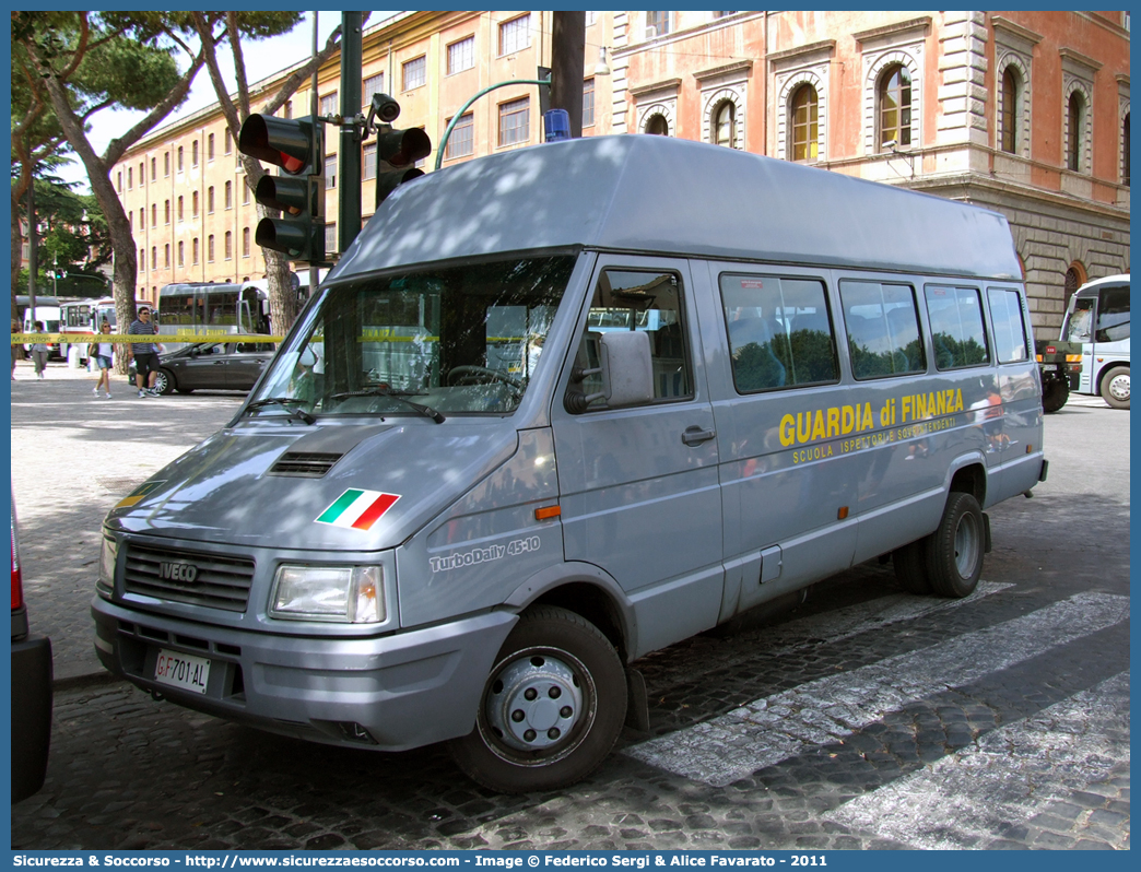 GdiF 701AL
Guardia di Finanza
Scuola Ispettori e Sovrintendenti
Iveco Daily 45-10 II serie
Parole chiave: GdiF;G.D.F.;GDF;Guardia di Finanza;Iveco;Daily;45-10;45 - 10