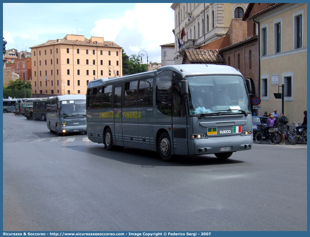 GdiF 757AX
Guardia di Finanza
Irisbus 389 EuroClass

Parole chiave: GdiF;G.D.F.;GDF;Guardia di Finanza;Irisbus;389 EuroClass;757AX